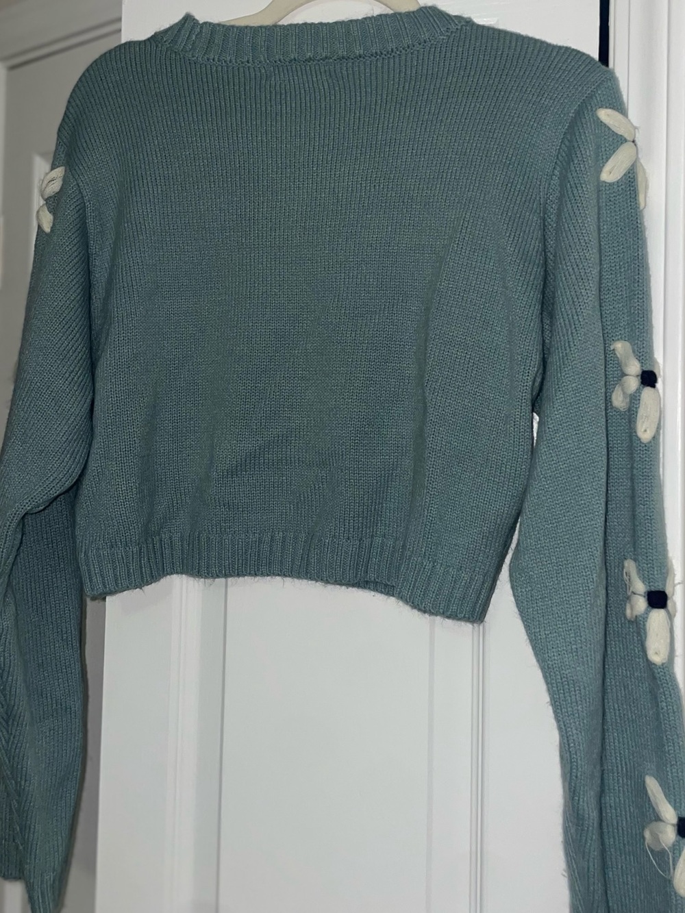 Alter’d State Blue Daisy Sleeve Cropped Sweater Size Small - Picture 4 of 5